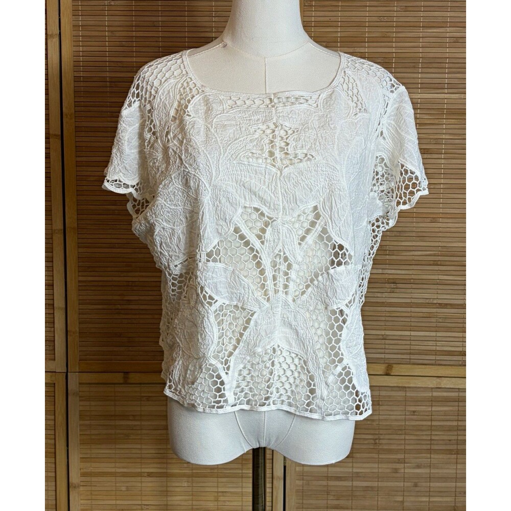 Forever 21 Women’s L White Floral Lace Crochet Boxy Top Crop Flaw Read